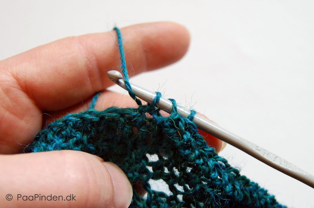 Kællingesjalets hæklekant - Halvstangmaske - step 2 Thumbnail