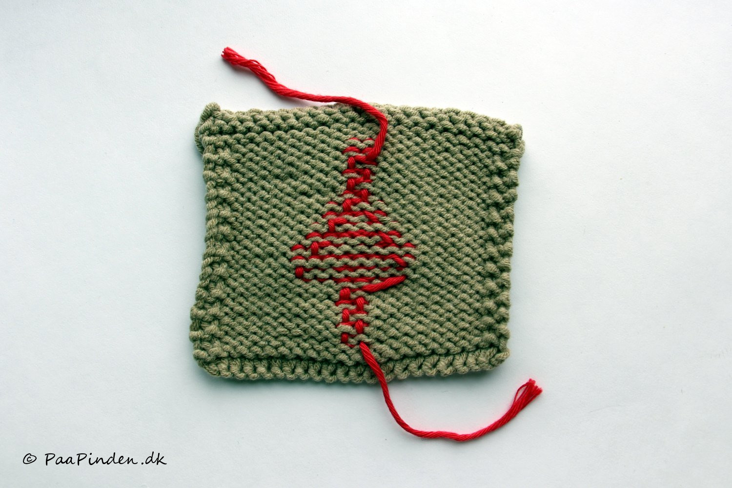 Broderi med maskesting - vrangsiden Thumbnail